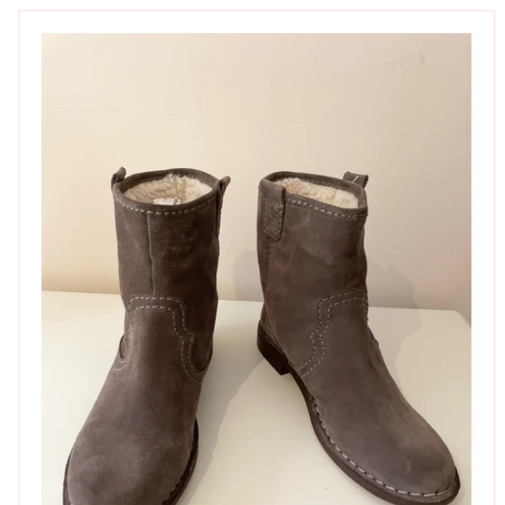 Brown Suede Shearling-Lined Boots